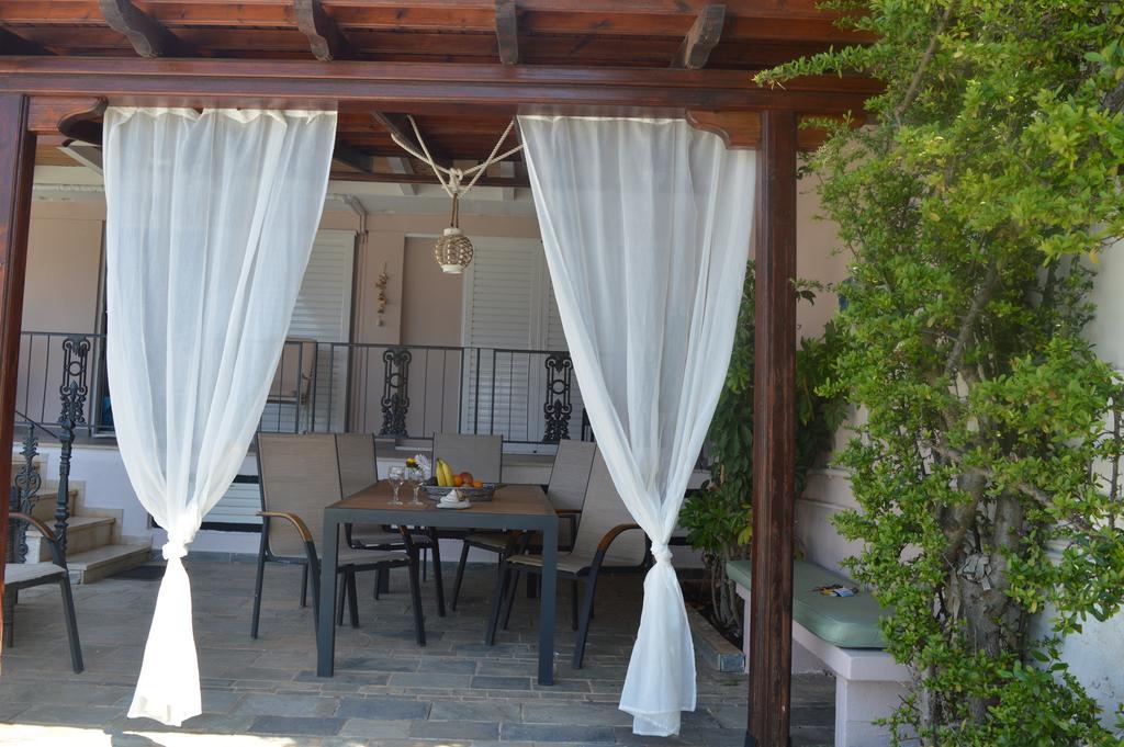 Villa Suites Lagonisi Luxury Exterior photo